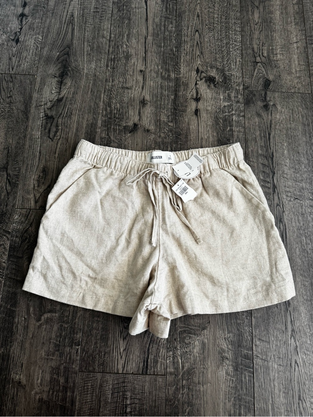 Hollister Women's Cream Drawstring Linen-Blend Shorts